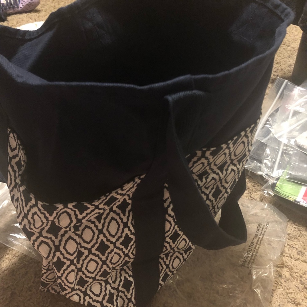 Thirty one Navy go to tote New in package